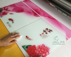 18新利吧教你如何挑选一款好的uv打印机